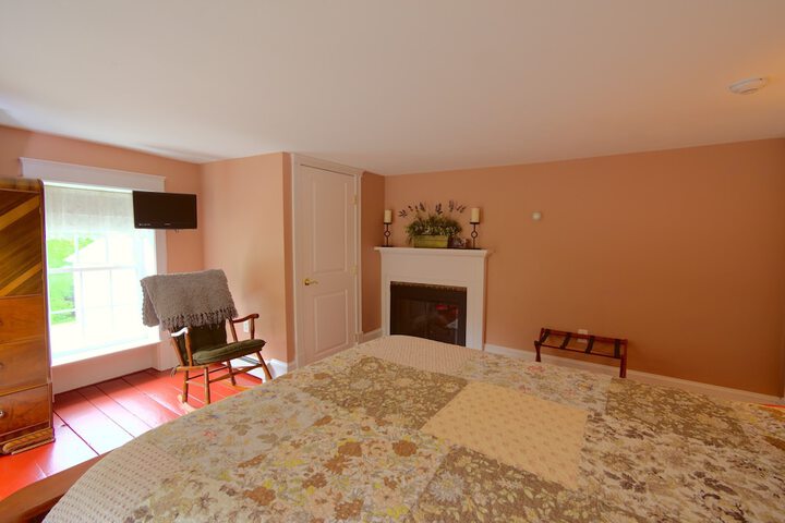 Room 10 of 38