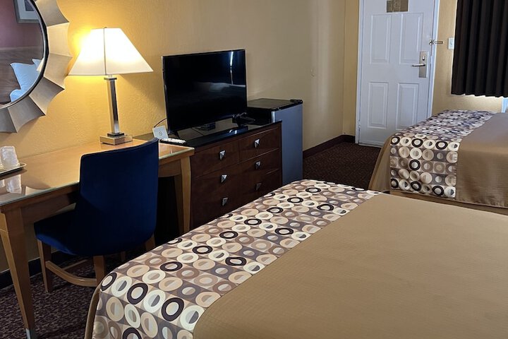 Standard Single King Bed (4 of 13)