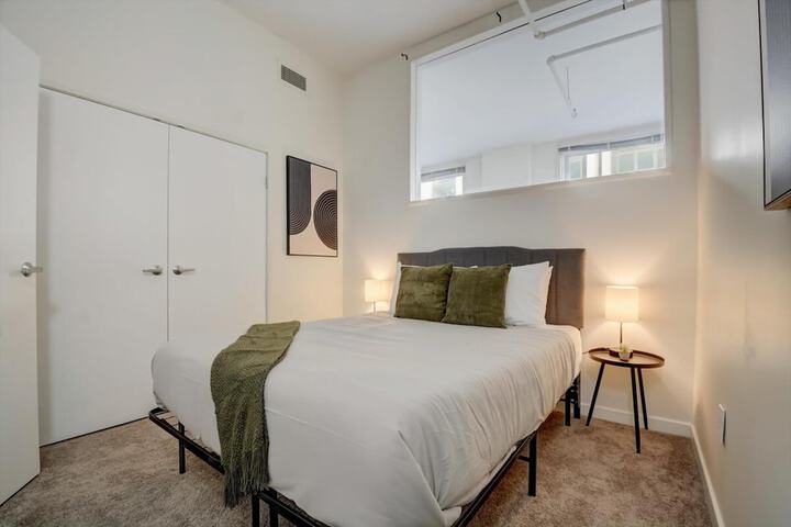 Room 27 of 194