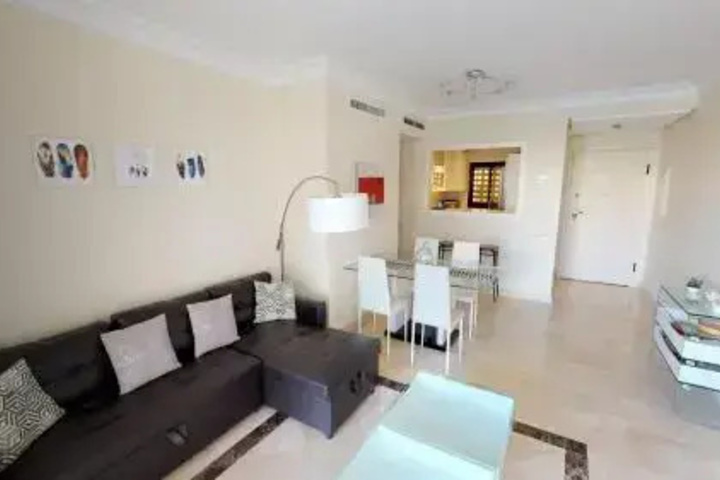 Room 4 of 13