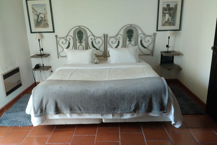 Room 33 of 72