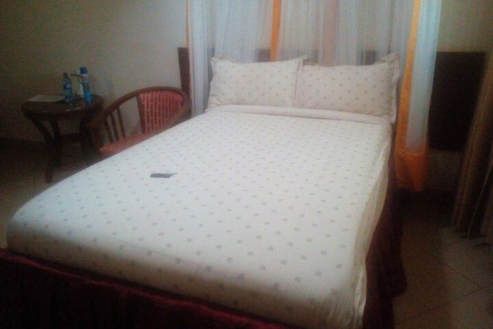 Room 9 of 50