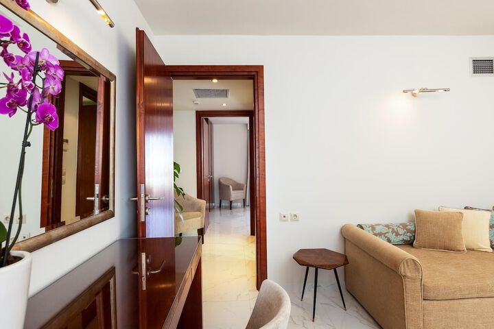 Room 49 of 357