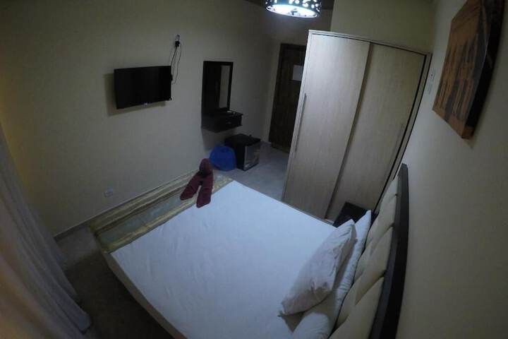 Room 5 of 33