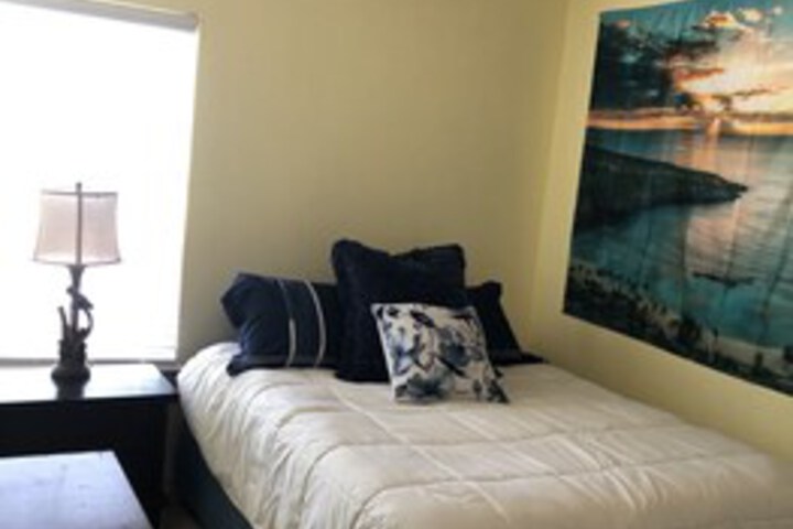 Room 22 of 38