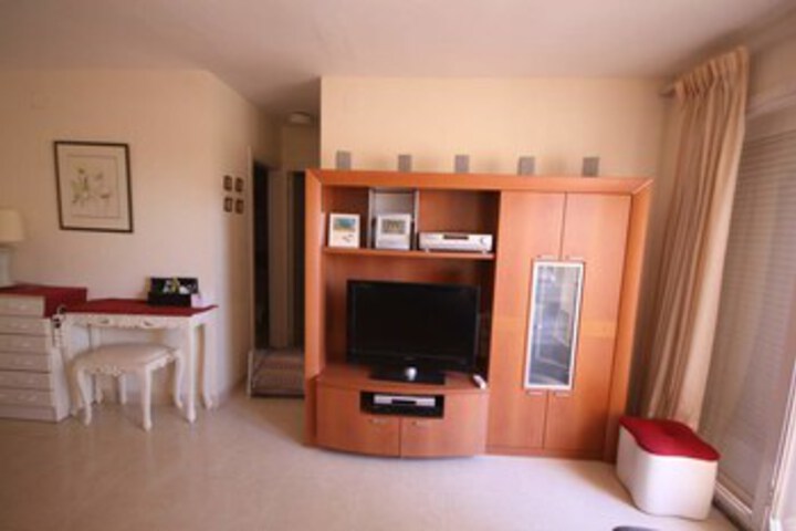 Room 13 of 32