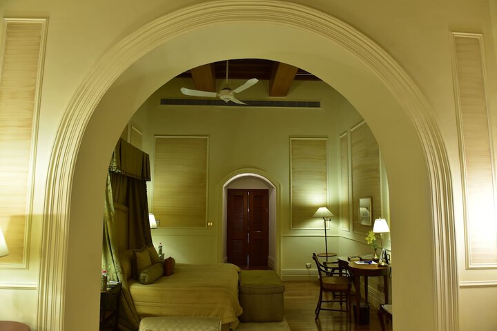 Room 2 of 53