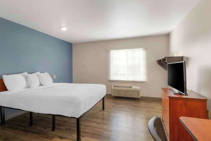 Room 8 of 14