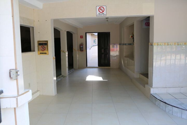 Ballroom/Hall 28 of 49