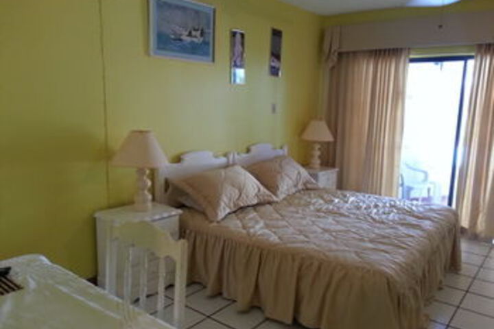Room 43 of 76