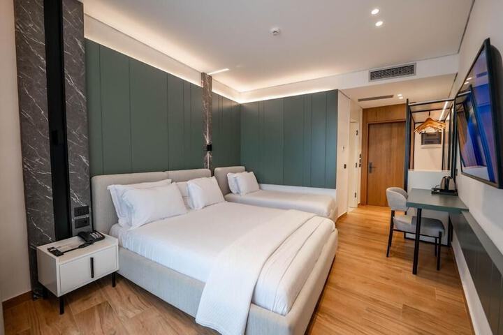 Room 40 of 80