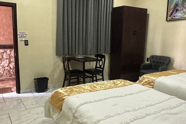 Room 14 of 40
