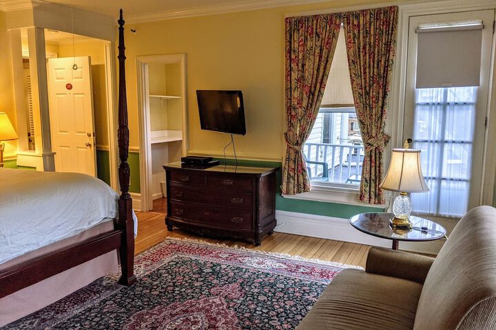 Room 20 of 258