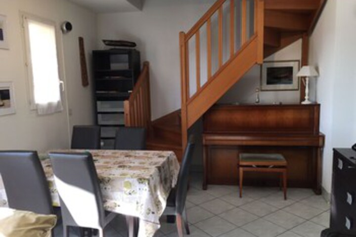 Room 17 of 37