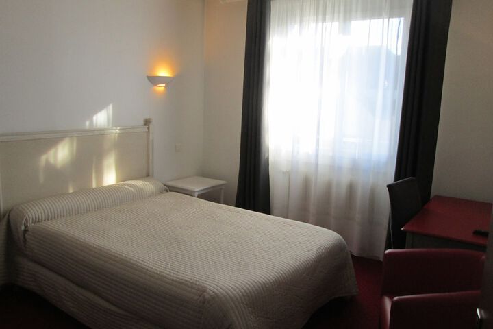 Room 13 of 31