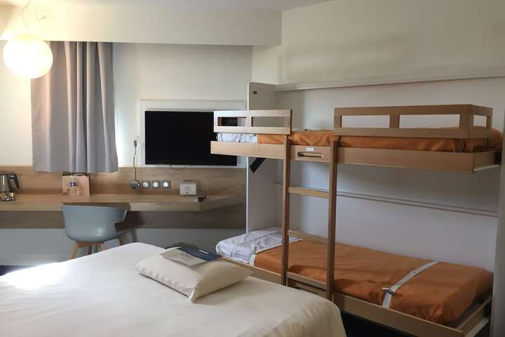 Room 7 of 79