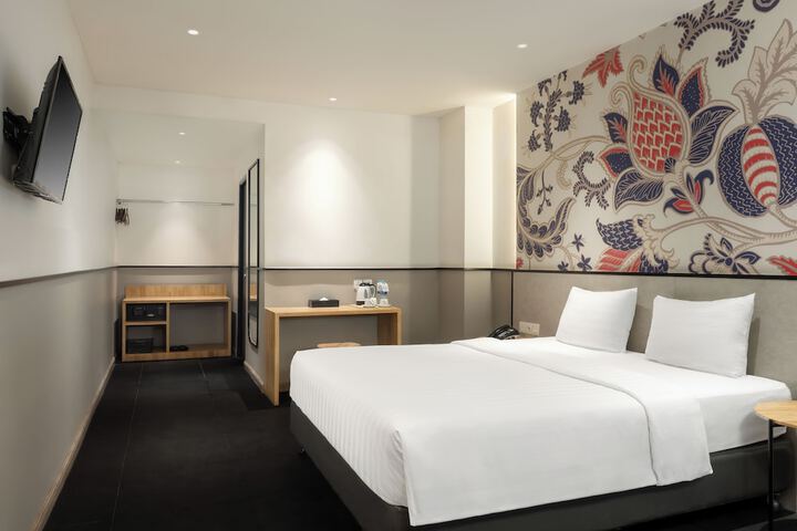 Room 5 of 25