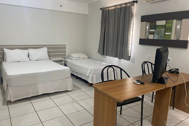 Room 11 of 28
