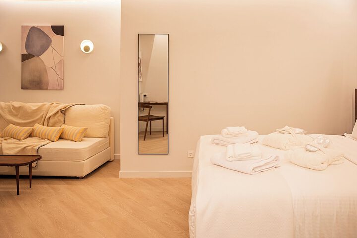 Room 104 of 182