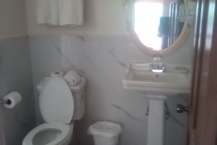 Room 5 of 7