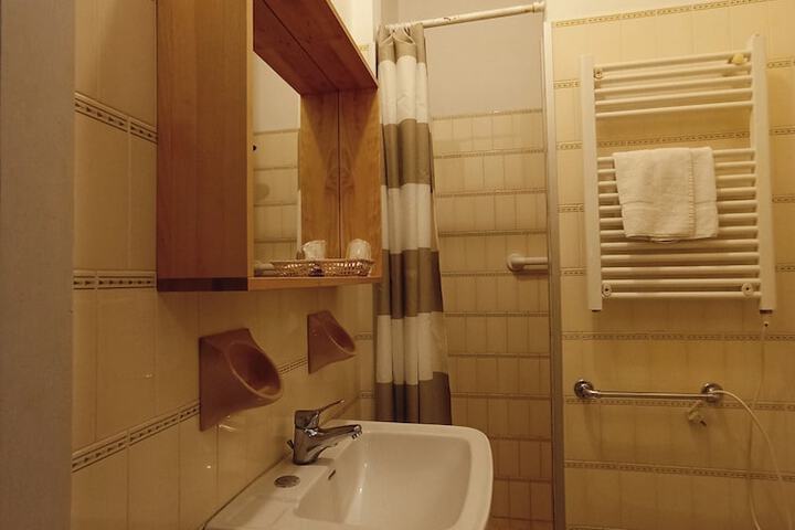 Room 54 of 90