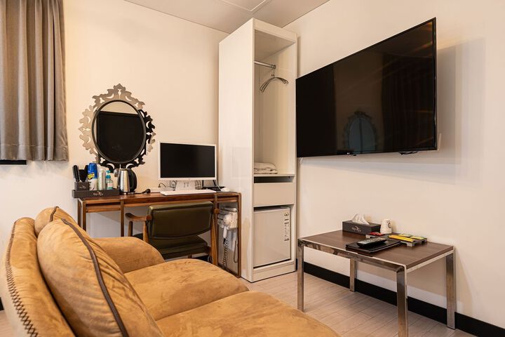 Room 70 of 165