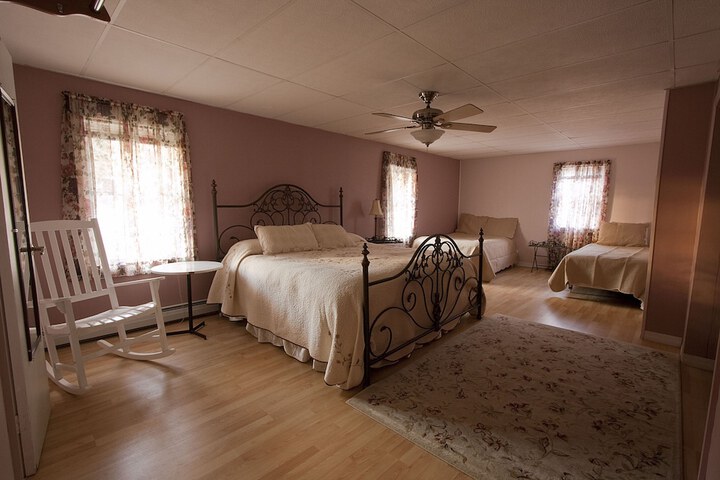 Room 3 of 46