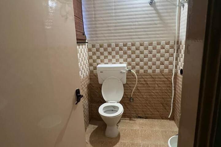 Room 14 of 18