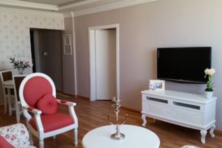 Room 3 of 7