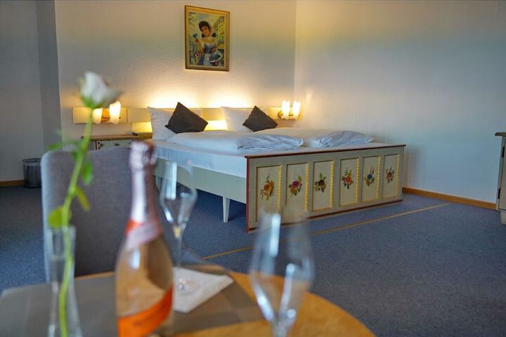 Room 6 of 62