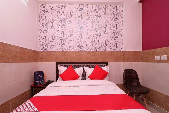 Room 3 of 10