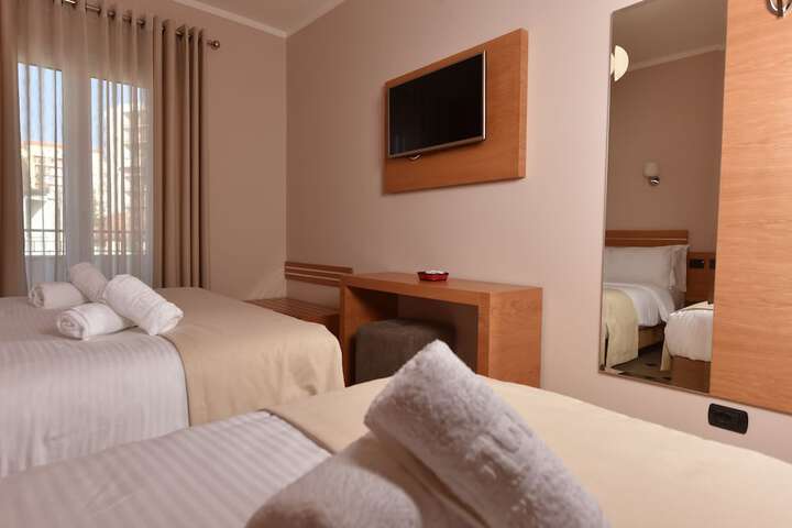 Room 14 of 121