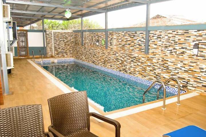 Pool 14 of 35