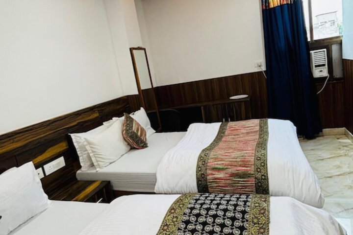 Room 4 of 28