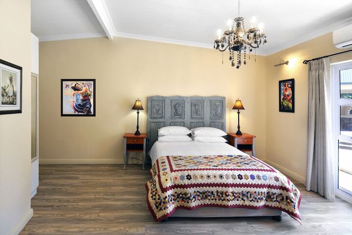 Room 2 of 27
