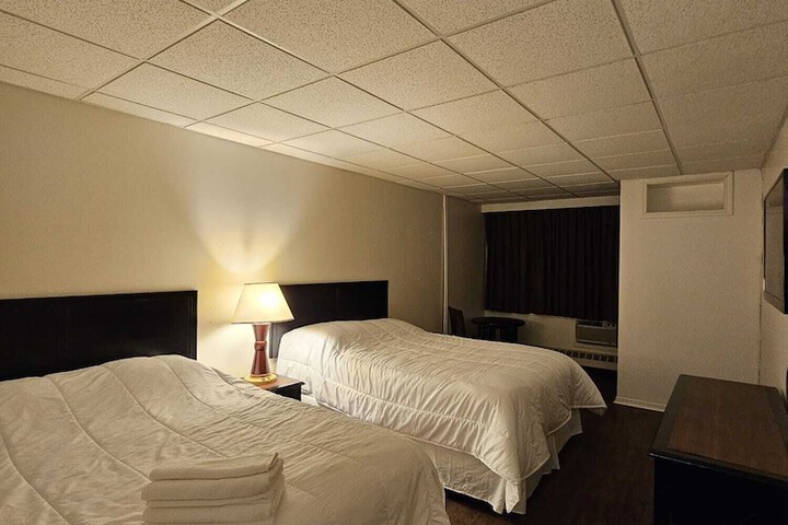 Room 3 of 20