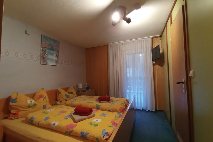 Room 2 of 31