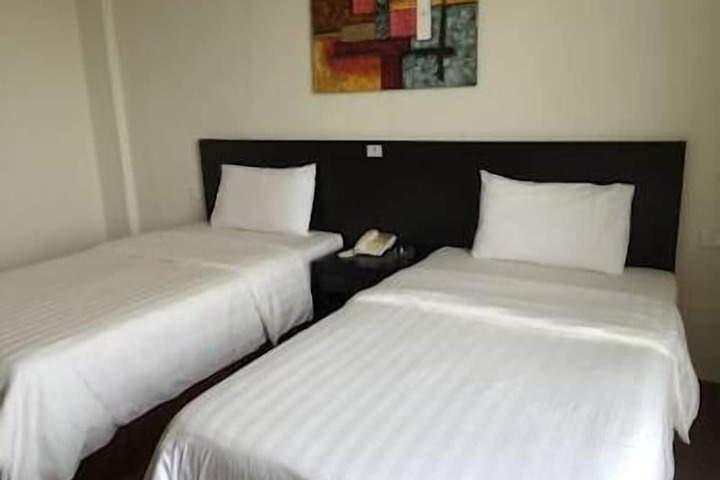 Room 4 of 44