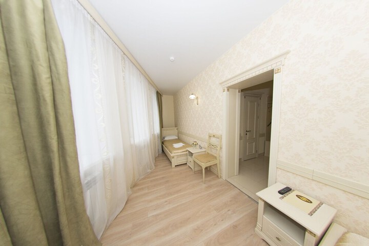 Room 16 of 26