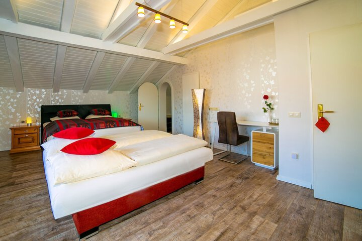 Room 13 of 64