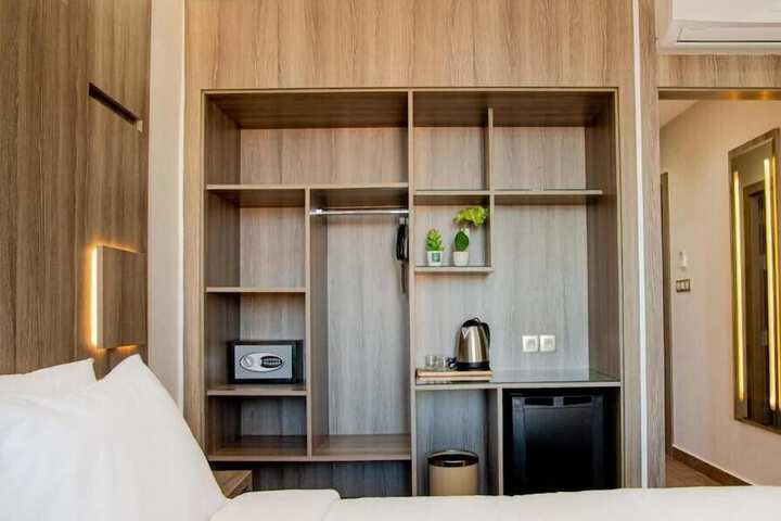 Room 3 of 51