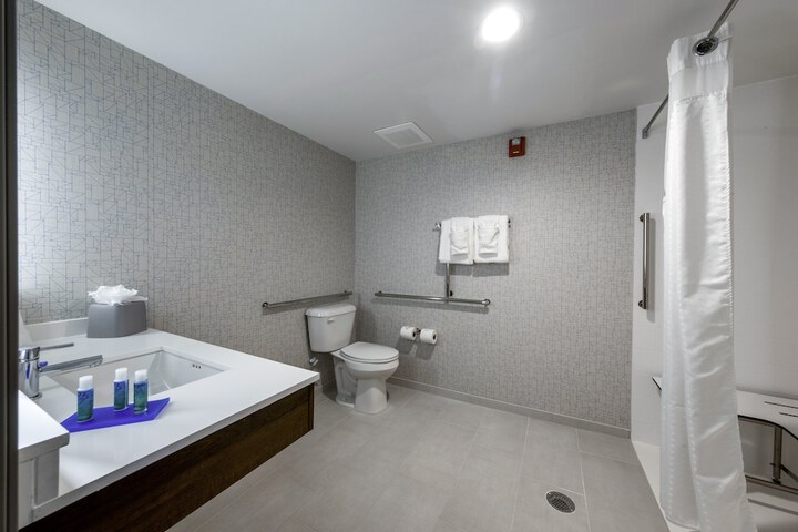 2 Queen Beds Suite (9 of 9)