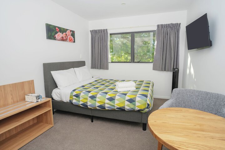 Room 2 of 55