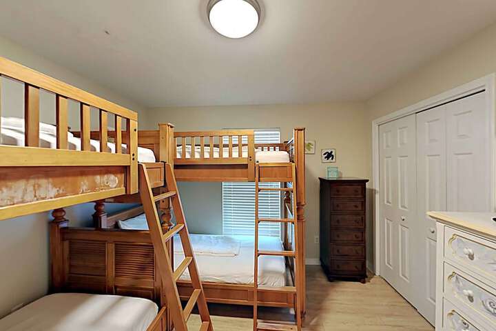 Room 4 of 25