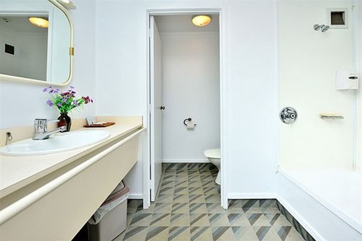 Room 15 of 39