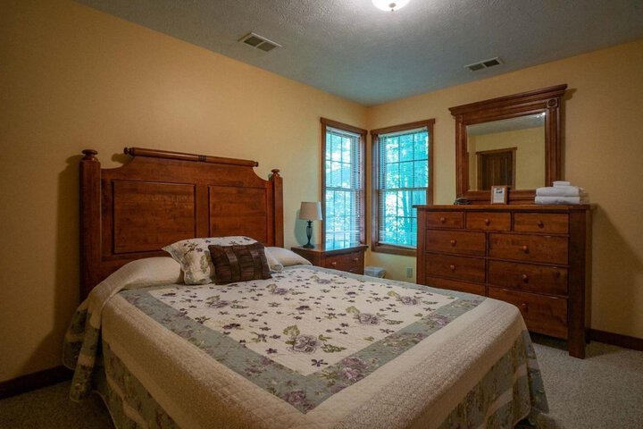 Room 7 of 28