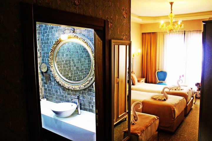 Room 32 of 45