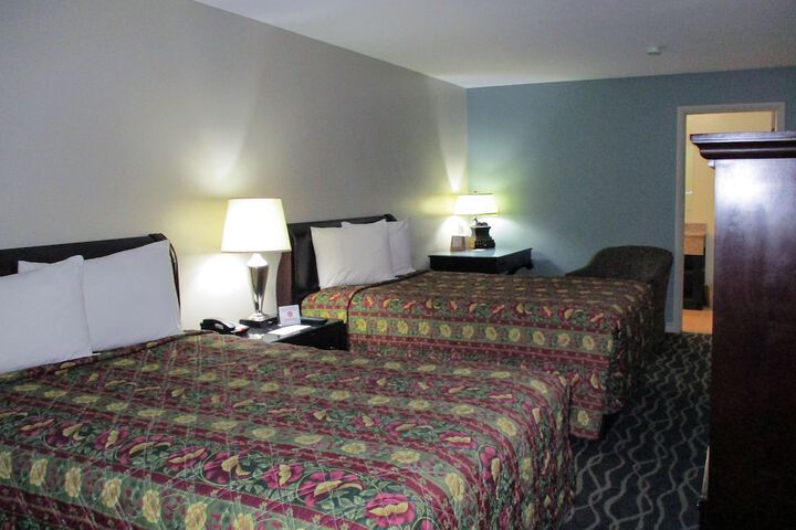 2 Double Beds (14 of 14)
