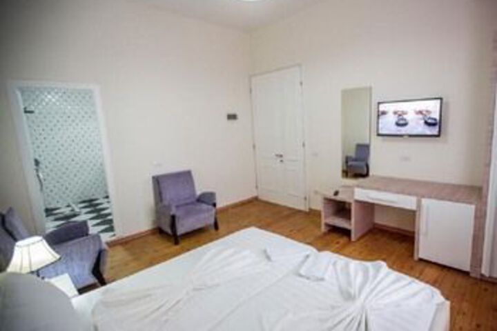 Room 17 of 52