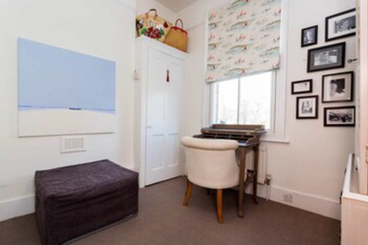 Room 12 of 25